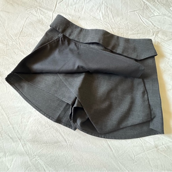 Aritzia x Talula  Berklee Skort Asymmetrical Wrap Design - Picture 6 of 10